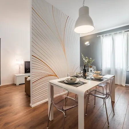 Residenza Bella Vita, Eleganza In Centro Apartment *